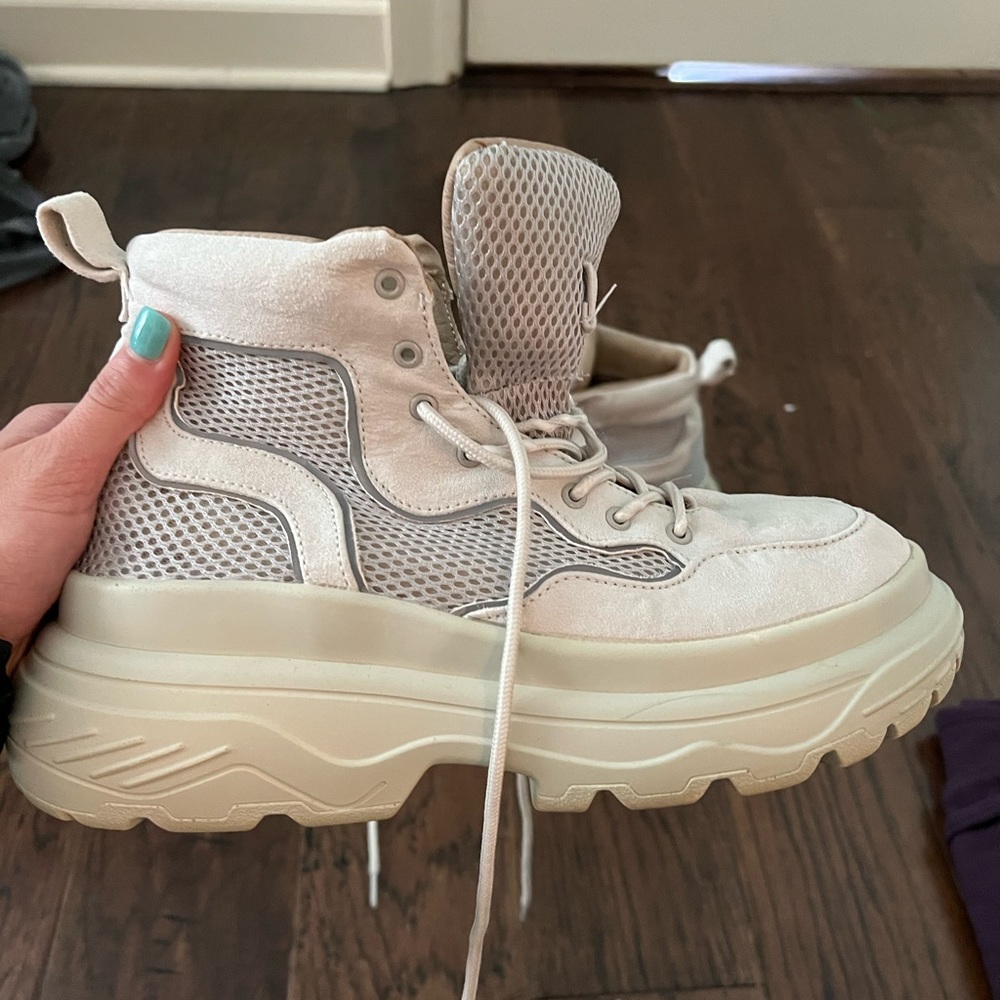 Chunky Tan sneakers